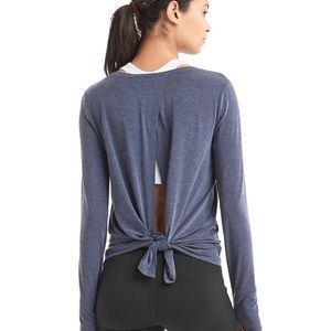 GapFit Breathe Tie-Back T